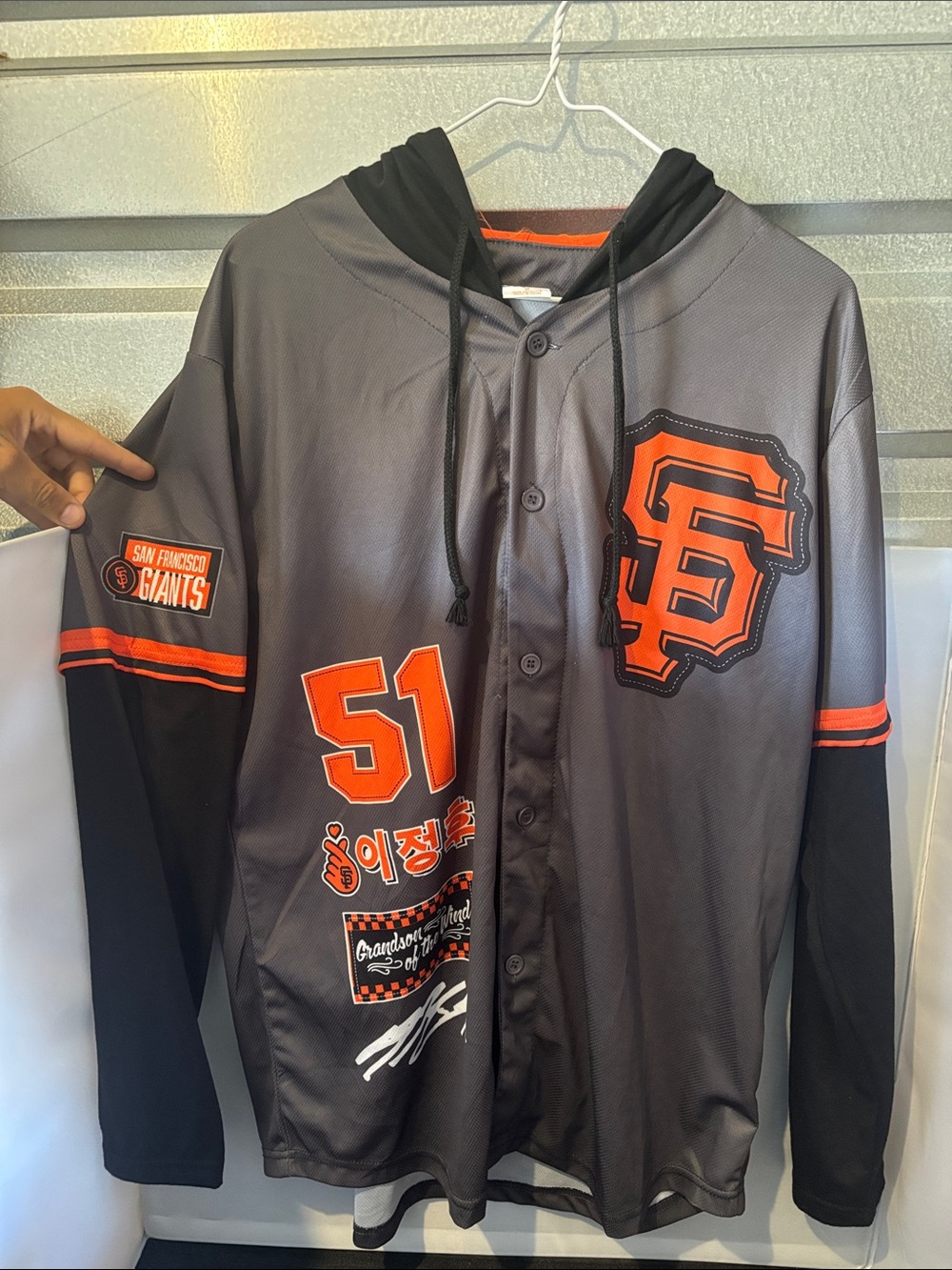 San Francisco Giants Gray & Orange V-Neck Hooded Sweater